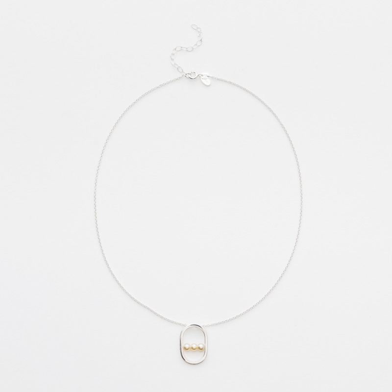 Collier Irving blanc